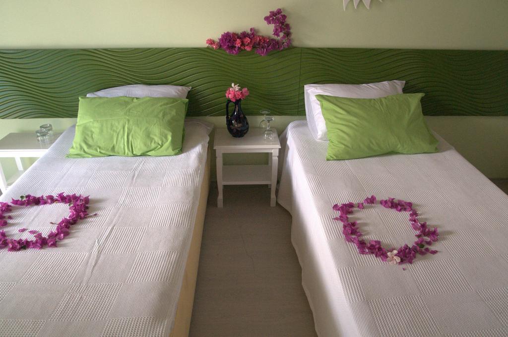 Pasalimani Hotel Cesme Room photo